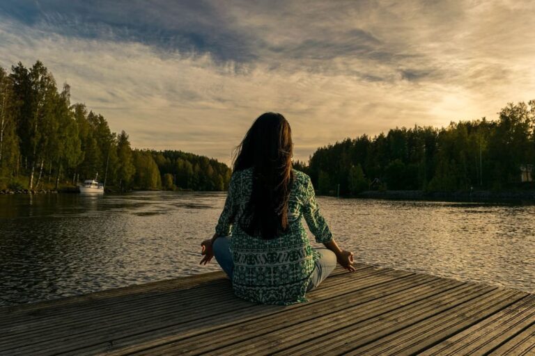 Come rilassare la mente e il corpo: guida pratica al relax
